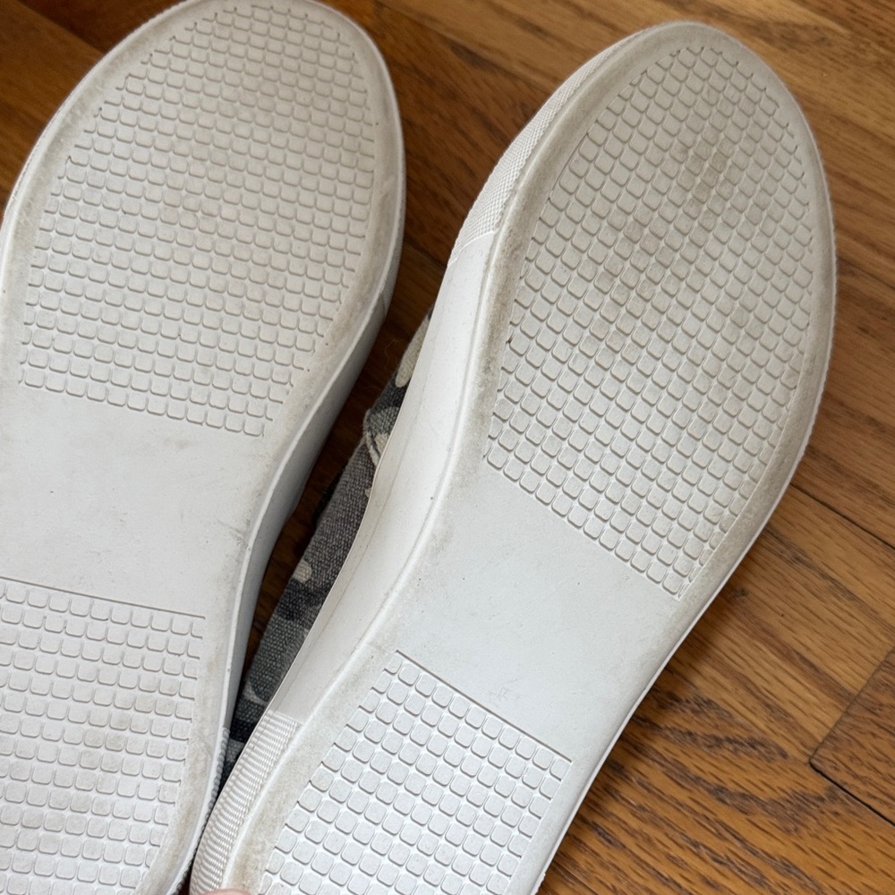 Steve Madden Womens Camouflage Slip-On Shoes - Picture 4 of 4
